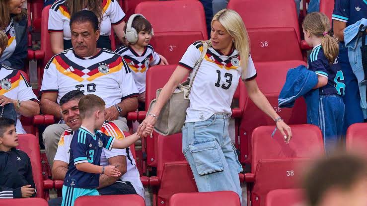 leon goretzka freundin